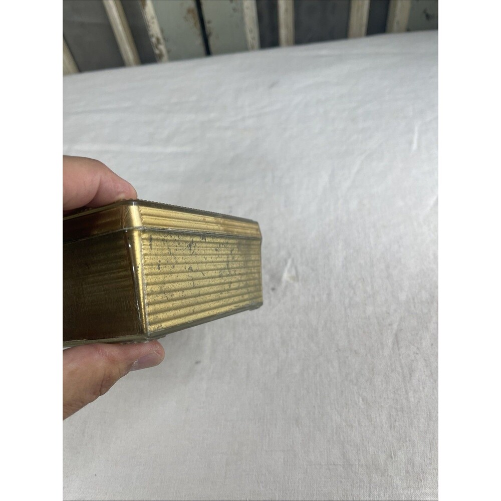 Vintage Gold Colored Plastic Box With Embossed Rose On Top - Picture 6 of 13